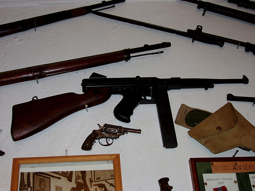 Une collection d’armes à feu appartenant à un résident de Crête - Blog Sensi Seeds