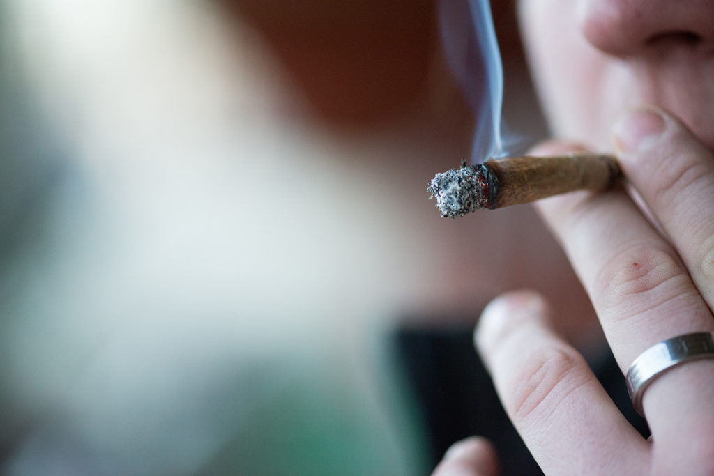 Die Behauptung, dass Cannabis 30.000 Menschen pro Jahr töten könne, beruhte auf der Annahme, Cannabisrauchen sei genauso schädlich wie Tabakrauchen.
