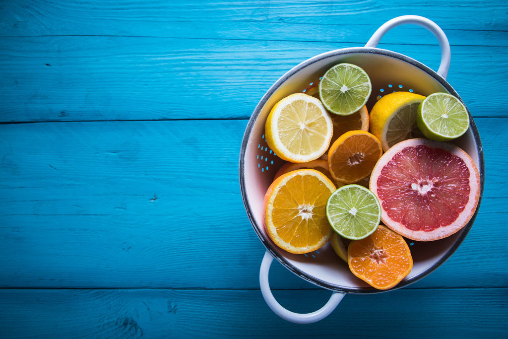 Wie Cannabis, enthalten auch Zitrusfrüchte Limonen, Linalol, Citral und Terpinen