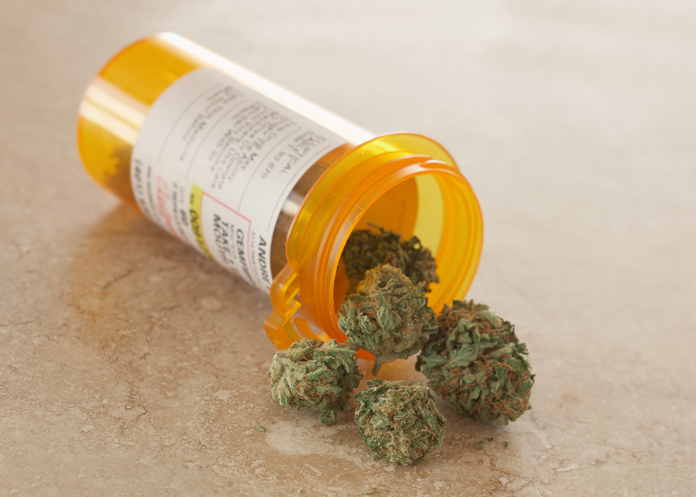 Jetzt kann medizinisches Marihuana von einem Arzt für jeden Patienten verschrieben werden, der als „ernsthaft krank“ gilt. Das Gesetz ist nicht ganz klar, was „ernsthaft krank“ bedeutet. Leute können zur Zeit ein Rezept für medizinisches Marihuana für viele Befindlichkeiten empfangen, einschließlich.