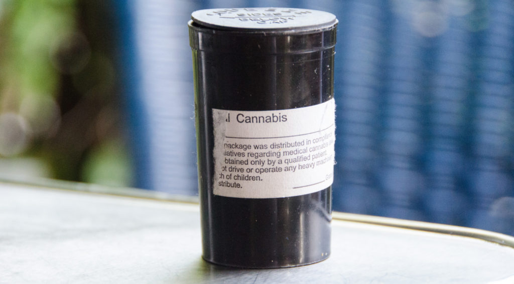 El cannabis se distribuirá en las farmacias en envases de 5 y 10 gramos (CC. Sergey Galyonkin)