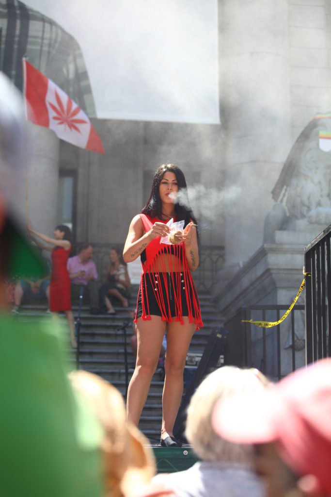 Le gouvernement canadien s’est engagé à mettre en œuvre de nouvelles lois en matière de cannabis (© GoToVan)
