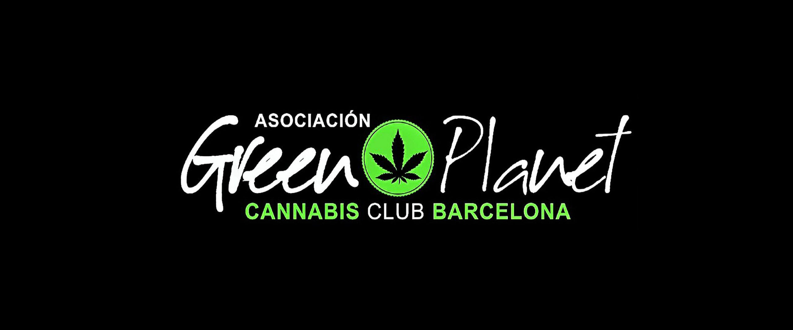 Green Planet Cannabis Club Green en White Logo tegen de zwarte achtergrond