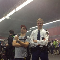 Vendor and policeman inside the Cannabis Cup venue (photo by DNA Genetics) Vendor and policeman inside the Cannabis Cup venue (photo by DNA Genetics)
