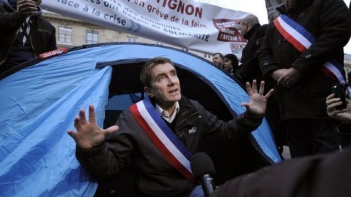The Mayor of the town of Sevran, Stéphane Gatignon, has been militating for several causes that impact suburbs dramatically, including the legalization of cannabis, hoping to solve many issues linked to local drug trafficking. The Mayor of the town of Sevran, Stéphane Gatignon, has been militating for several causes that impact suburbs dramatically, including the legalization of cannabis, hoping to solve many issues linked to local drug trafficking.