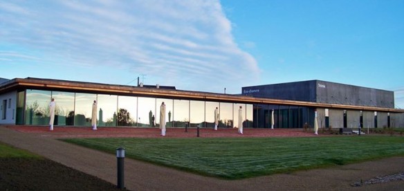The ‘Espace Eco-Chanvre’, inaugurated in December 2013, is entirely made of hemp concrete, and welcomes all actors of the hemp industry. The ‘Espace Eco-Chanvre’, inaugurated in December 2013, is entirely made of hemp concrete, and welcomes all actors of the hemp industry.