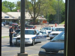 foto 1-police bust.DarlingSnail.flickr