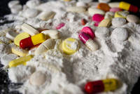 Amphetamines were freely sold as medicines and they were available to anyone, which is why they were used during World War II, by both sides, to stimulate the troops (Josué Goge)