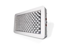 Las luces de cultivo LED Platinum P450 ofrecen la tecnología de espectro de 11 bandas