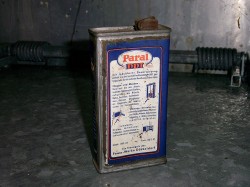 La surutilisation de produits chimiques synthétiques tels que le DDT a favorisé le développement de la résistance à ces produits chez les populations de moustiques (Tonnendreher).