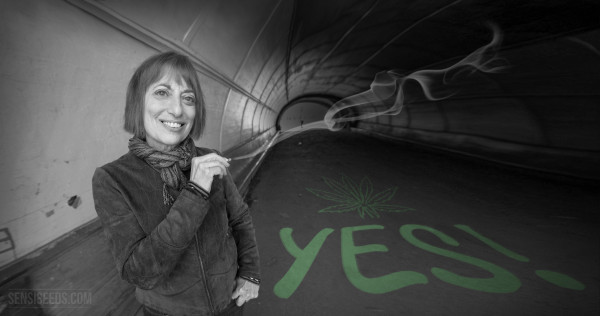“Ik wilde de mensen laten zien dat het roken van marihuana me niet te gronde heeft gericht. Mijn verhaal is het verhaal van vele anderen die ook dagelijks cannabis gebruiken. Nou en? Wat is het probleem? Waartoe leidt dit?”